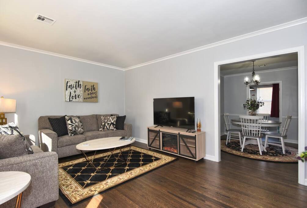 Blue Flamingo'S Charming Home-Heart Of Tulsa2- Cherry St-Expo-11Th المظهر الخارجي الصورة